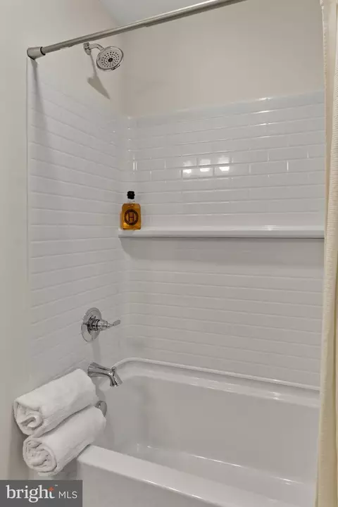 Bath - 110 E Pine St, Ephrata, PA 17522 photo 11 of 11
