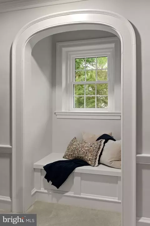Entry Way - 110 E Pine St, Ephrata, PA 17522 photo 6 of 8