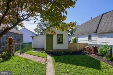 Exterior - 34 E Market St, Lititz, PA 17543 photo 5 of 7
