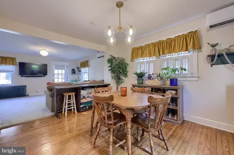 Dining - 34 E Market St, Lititz, PA 17543 photo 1 of 2
