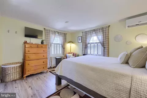Bedroom - 34 E Market St, Lititz, PA 17543 photo 2 of 3