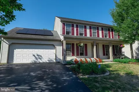 343 Coventry Ln, Lititz, PA 17543