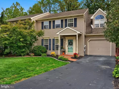 49 Mill Pond, Lancaster, PA 17603