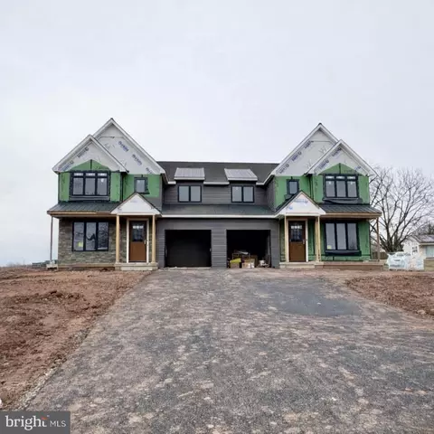 27 Lausch Rd, Denver, PA 17517