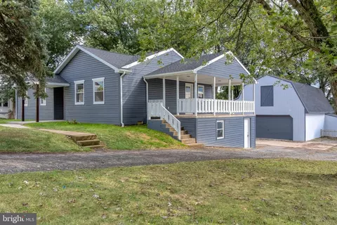 229 Cider Press Rd, Manheim, PA 17545