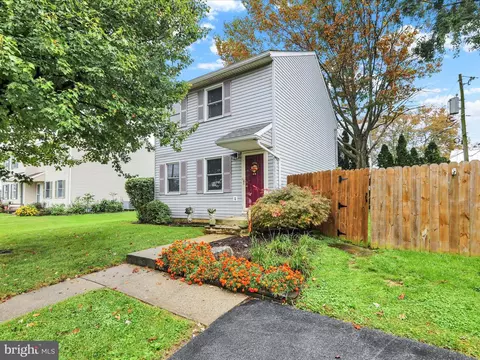 144 Niss Ave, Ephrata, PA 17522