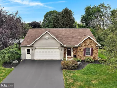 21 Silver Creek Rd, Lititz, PA 17543