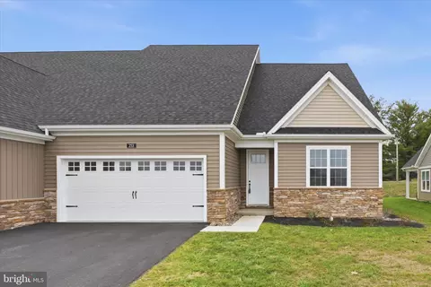 253 Bellaride Ln #52, Millersville, PA 17551