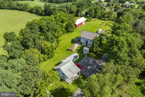 430 Cinder Rd, New Providence, PA 17560