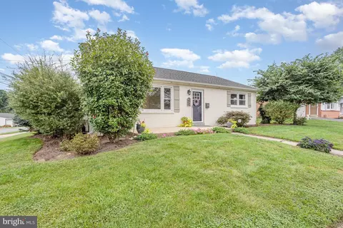 Exterior - 129 Forney Dr, Lititz, PA 17543 photo 3 of 9