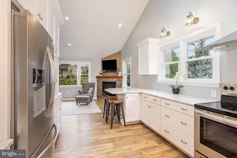 Kitchen - 129 Forney Dr, Lititz, PA 17543 photo 2 of 2