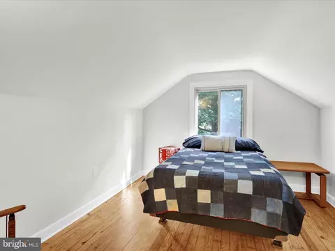 Bedroom - 117 W Oregon Rd, Lititz, PA 17543 photo 1 of 5