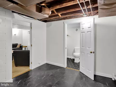 Entry Way - 117 W Oregon Rd, Lititz, PA 17543 photo 6 of 6