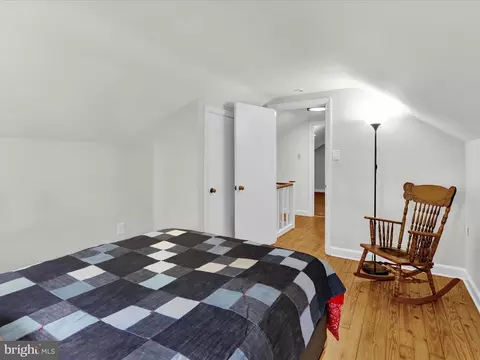 Bedroom - 117 W Oregon Rd, Lititz, PA 17543 photo 2 of 5
