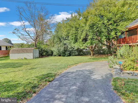 Exterior - 117 W Oregon Rd, Lititz, PA 17543 photo 5 of 6