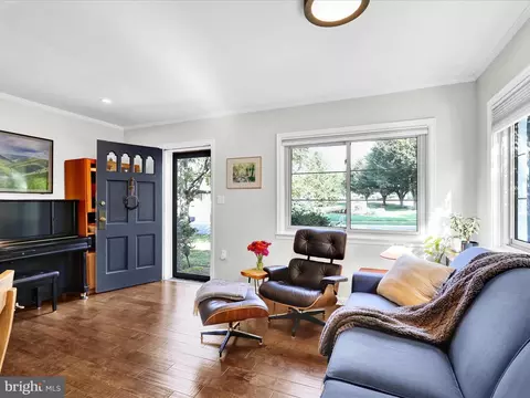 Entry Way - 117 W Oregon Rd, Lititz, PA 17543 photo 2 of 6