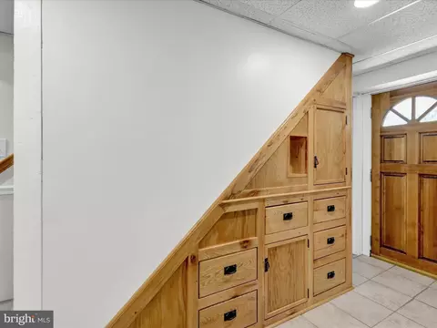 Entry Way - 117 W Oregon Rd, Lititz, PA 17543 photo 5 of 6