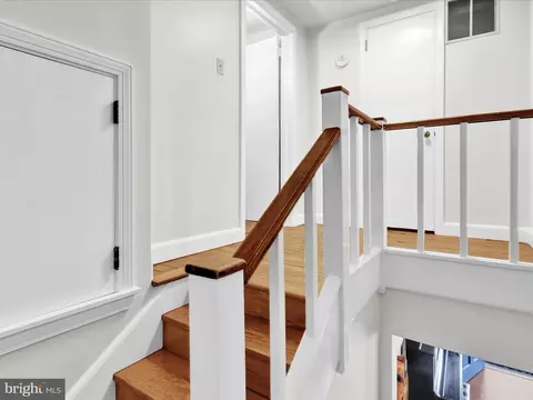 Entry Way - 117 W Oregon Rd, Lititz, PA 17543 photo 3 of 6