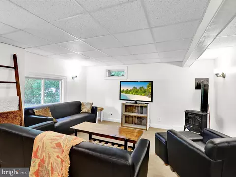 Living - 117 W Oregon Rd, Lititz, PA 17543 photo 1 of 1