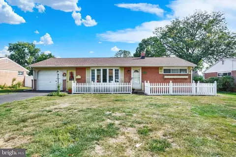 225 S Delta St, Mount Joy, PA 17552