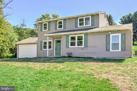 4094 Forrest Rd, Mount Joy, PA 17552