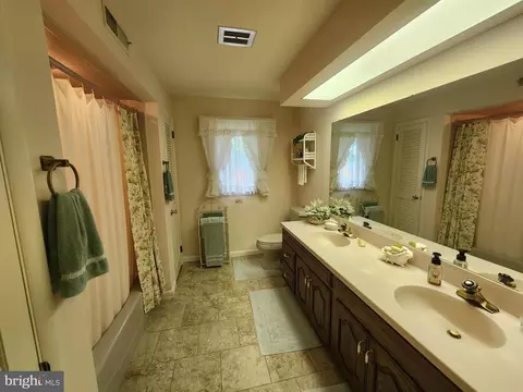 Bath - 1680 Clear Spring Rd, Mount Joy, PA 17552 photo 1 of 5
