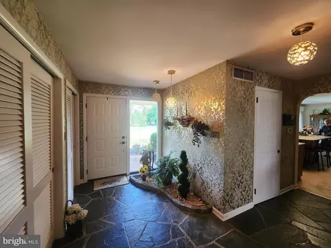 Entry Way - 1680 Clear Spring Rd, Mount Joy, PA 17552 photo 4 of 12
