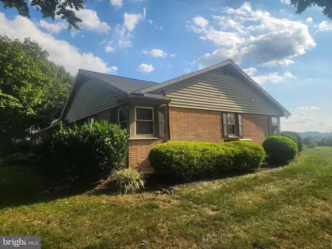 Exterior - 1680 Clear Spring Rd, Mount Joy, PA 17552 photo 7 of 17