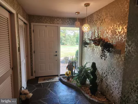 Entry Way - 1680 Clear Spring Rd, Mount Joy, PA 17552 photo 3 of 12