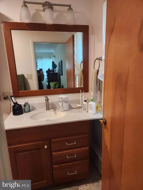 Bath - 1680 Clear Spring Rd, Mount Joy, PA 17552 photo 5 of 5