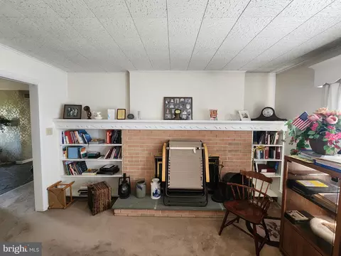 Living - 1680 Clear Spring Rd, Mount Joy, PA 17552 photo 2 of 5