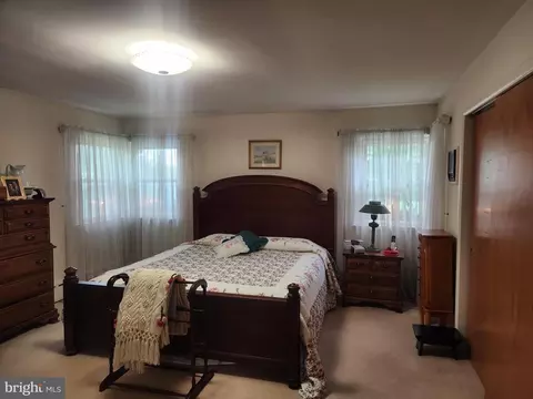 Bedroom - 1680 Clear Spring Rd, Mount Joy, PA 17552 photo 2 of 4