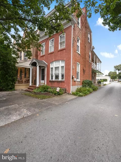 233 N 4th St, Columbia, PA 17512