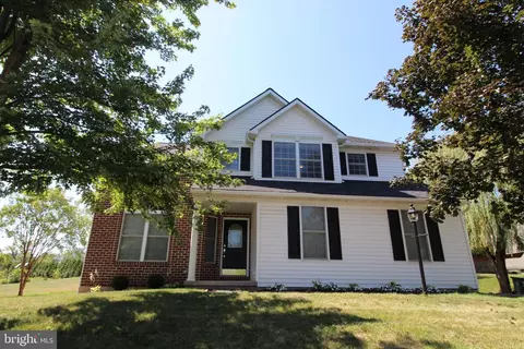 6 Cranberry Cir, Denver, PA 17517