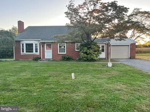 6365 Main St, East Petersburg, PA 17520