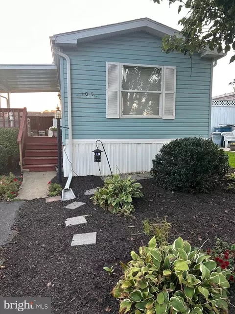 105 Silverwind Ct S, Lancaster, PA 17603