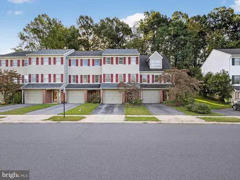 Exterior - 427 Crosswinds Dr, Lititz, PA 17543 photo 2 of 5