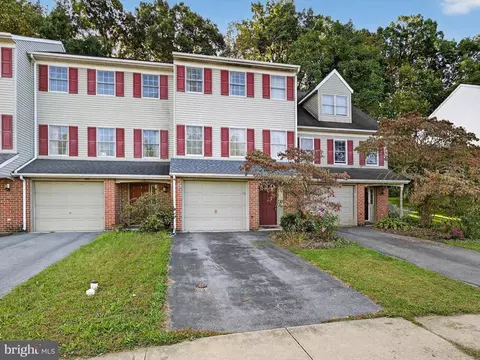 Exterior - 427 Crosswinds Dr, Lititz, PA 17543 photo 3 of 5