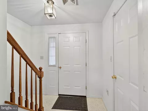 Entry Way - 427 Crosswinds Dr, Lititz, PA 17543 photo 3 of 5