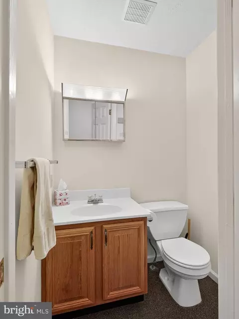 Bath - 427 Crosswinds Dr, Lititz, PA 17543 photo 1 of 2