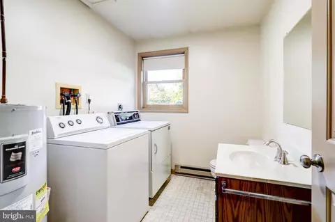 230 Hickory Dr, Lititz, PA 17543 photo 38