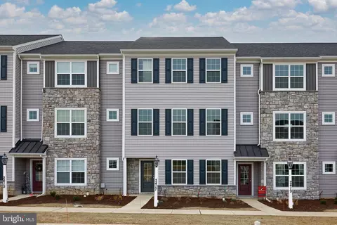 2417 Spring Water Cir, Lancaster, PA 17601