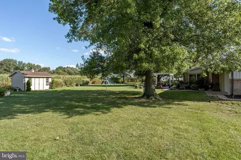 Exterior - 671 Snyder Hill Rd, Lititz, PA 17543 photo 4 of 11