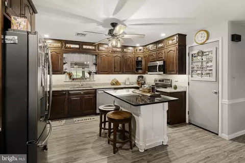 Kitchen - 671 Snyder Hill Rd, Lititz, PA 17543 photo 1 of 3
