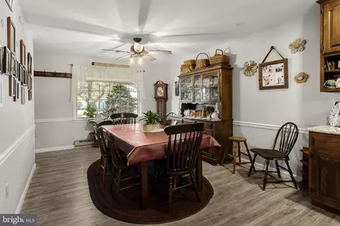 Dining - 671 Snyder Hill Rd, Lititz, PA 17543 photo 2 of 4