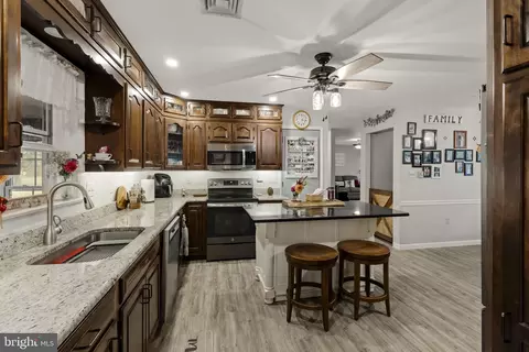 Kitchen - 671 Snyder Hill Rd, Lititz, PA 17543 photo 3 of 3
