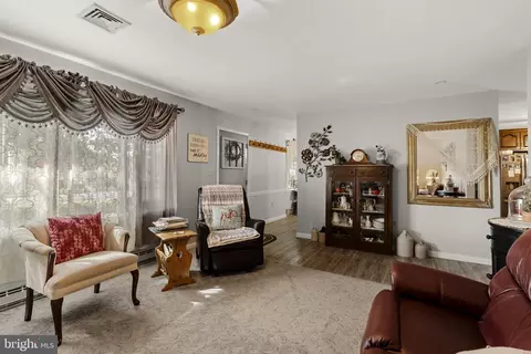 Entry Way - 671 Snyder Hill Rd, Lititz, PA 17543 photo 1 of 3