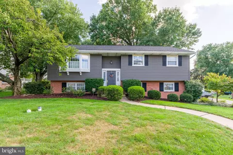 442 Philmont Dr, Lancaster, PA 17601