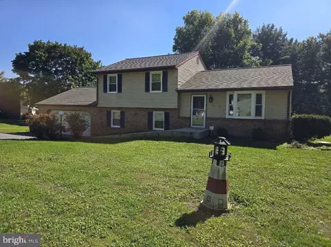 8 Sherri Ln, Lititz, PA 17543 photo 8