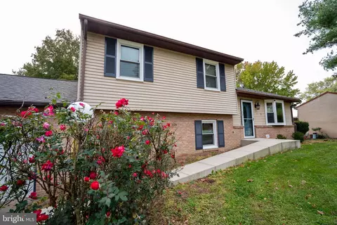 8 Sherri Ln, Lititz, PA 17543 photo 4